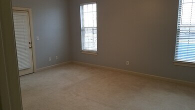 5000 Park Ave, Unit 201 in Nashville, TN - Building Photo - Building Photo