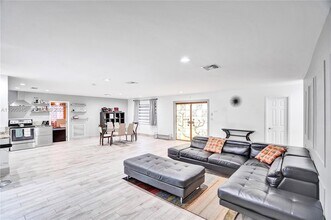 17000 NW 18th Ave in Miami Gardens, FL - Building Photo - Building Photo