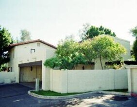 8821 S 48TH St in Phoenix, AZ - Building Photo - Building Photo