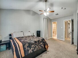 717 Lee St in Mesquite, TX - Building Photo