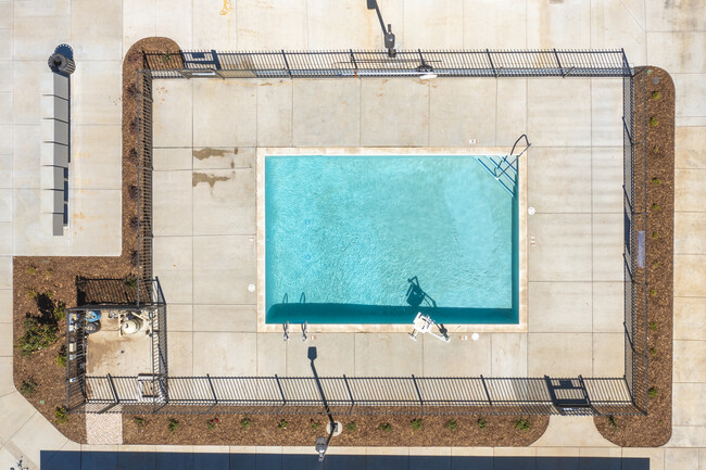 The Gardens at Quail Run in Elk Grove, CA - Building Photo - Building Photo