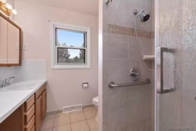 property at 6122 Shannon Ave