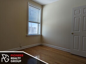 533 W Aldine Ave, Unit 556-W2 in Chicago, IL - Foto de edificio - Building Photo