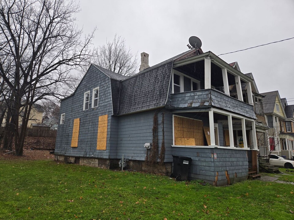 219 Elliott St in Syracuse, NY - Building Photo