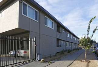 700 Race St in San Jose, CA - Building Photo - Building Photo