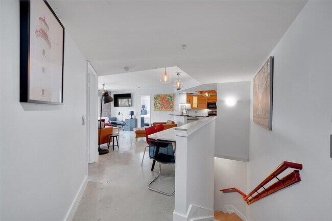 2021 SE 10th Ave in Fort Lauderdale, FL - Building Photo - Building Photo