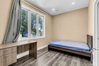 709 Bridge Av in Windsor, ON - Building Photo - Building Photo