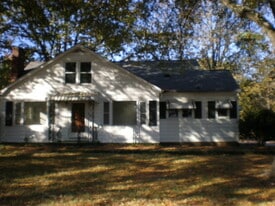 2108 Concord Lake Rd in Kannapolis, NC - Building Photo