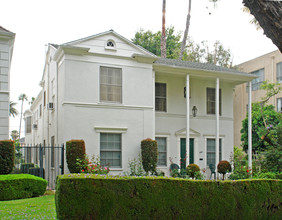 444 N Oakhurst Dr in Beverly Hills, CA - Building Photo - Building Photo