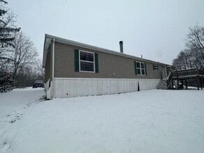 2008 Sunny Ave in New Castle, PA - Building Photo - Building Photo