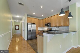 35 E All Saints St in Frederick, MD - Foto de edificio - Building Photo