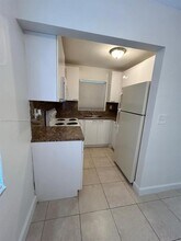 2435 Van Buren St in Hollywood, FL - Building Photo - Building Photo
