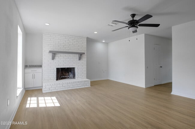 109 Courtney Dr in Duson, LA - Building Photo - Building Photo