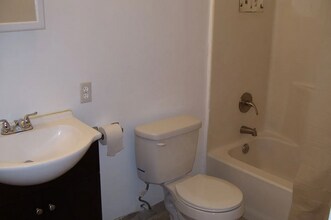 2 Farwell St in Worcester, MA - Building Photo - Building Photo