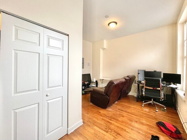 1629 S Throop St in Chicago, IL - Building Photo - Building Photo