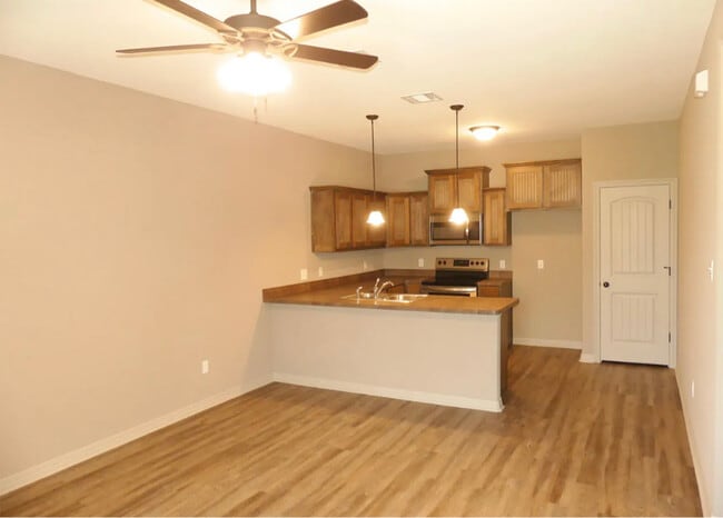 101 Capps St in Rio Vista, TX - Building Photo - Building Photo