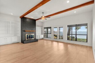 1006 Beverly Cir in Kemp, TX - Building Photo - Building Photo