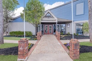 Urban Oaks @ 51st Apartments in Tulsa, OK - Building Photo