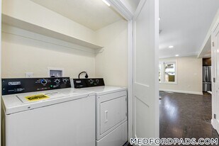 70 Stanley Ave in Medford, MA - Building Photo