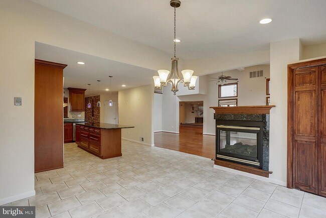 9801 Clydesdale St in Potomac, MD - Building Photo - Building Photo