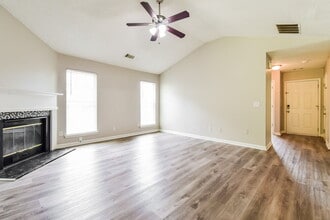 3568 Brookstone Way in Union City, GA - Building Photo - Building Photo