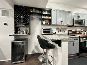 708 S Curley St in Baltimore, MD - Foto de edificio - Building Photo