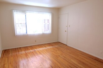 1742 S Robertson Blvd, Unit 3 in Los Angeles, CA - Building Photo - Building Photo