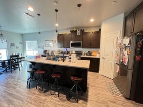 1356 S Enns Ave in Reedley, CA - Building Photo - Building Photo