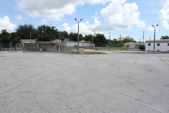 517 Hughlett Ave in Cocoa, FL - Building Photo - Building Photo