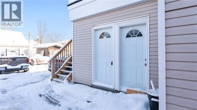 356 Wellington St in Brantford, ON - Building Photo - Building Photo