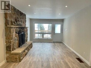 5749 Lakeshore Rd in Whitchurch-Stouffville, ON - Building Photo - Building Photo