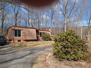 37 Hill Rd in Pine Bush, NY - Building Photo - Building Photo