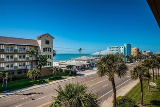 14001 Gulf Blvd in Madeira Beach, FL - Building Photo - Building Photo