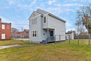 1154 26th St in Newport News, VA - Building Photo