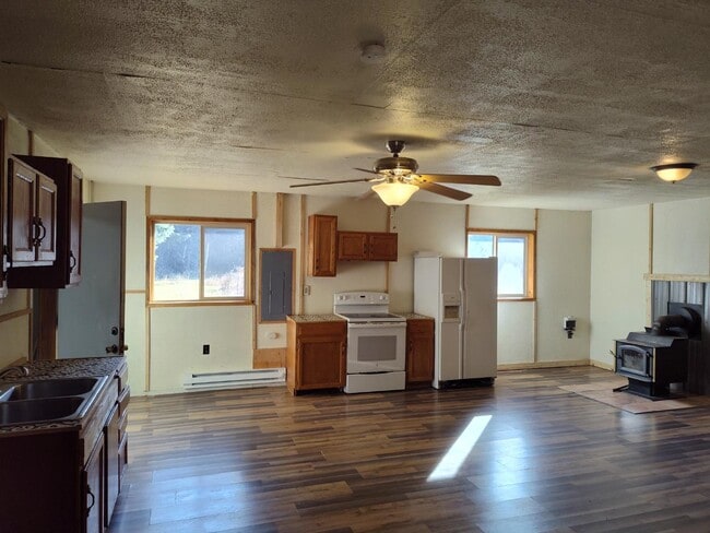 457 Angel Pt Trl in Trego, MT - Building Photo - Building Photo