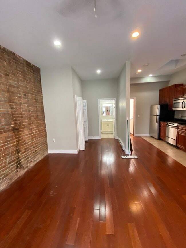 43 Fairfield St, Unit 3R in Boston, MA - Building Photo - Building Photo