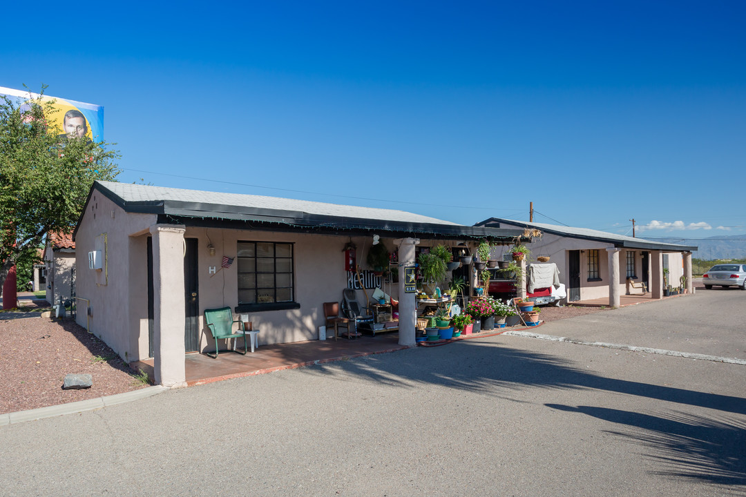 Mesa Lodge in Tucson, AZ - Building Photo