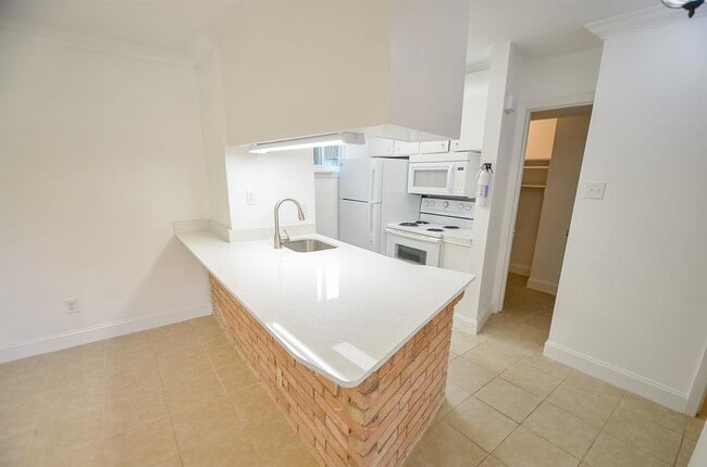 8810 Ilona Ln in Houston, TX - Building Photo - Building Photo