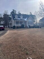 218 Brookfield Cir in Sanford, NC - Building Photo