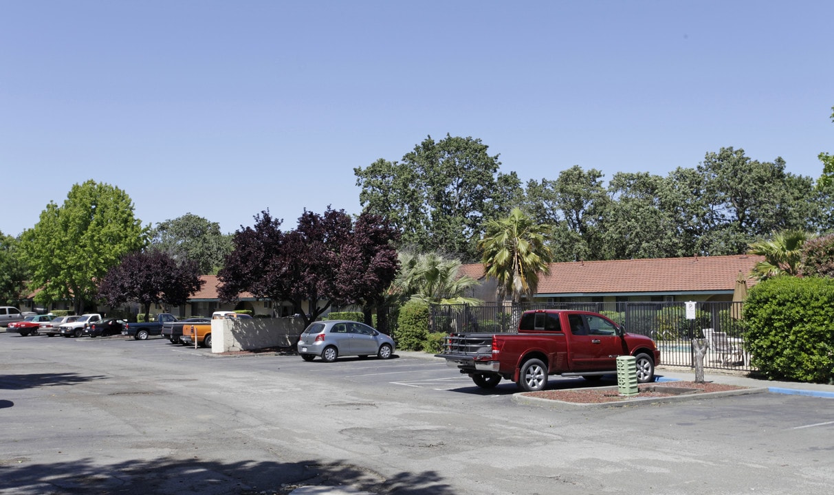 Adobe Villa Apartments in Vacaville, CA - Building Photo