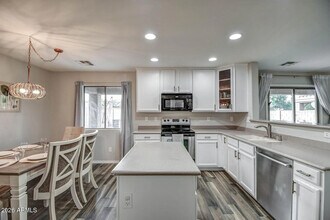 10964 W Taft St in Phoenix, AZ - Building Photo - Building Photo