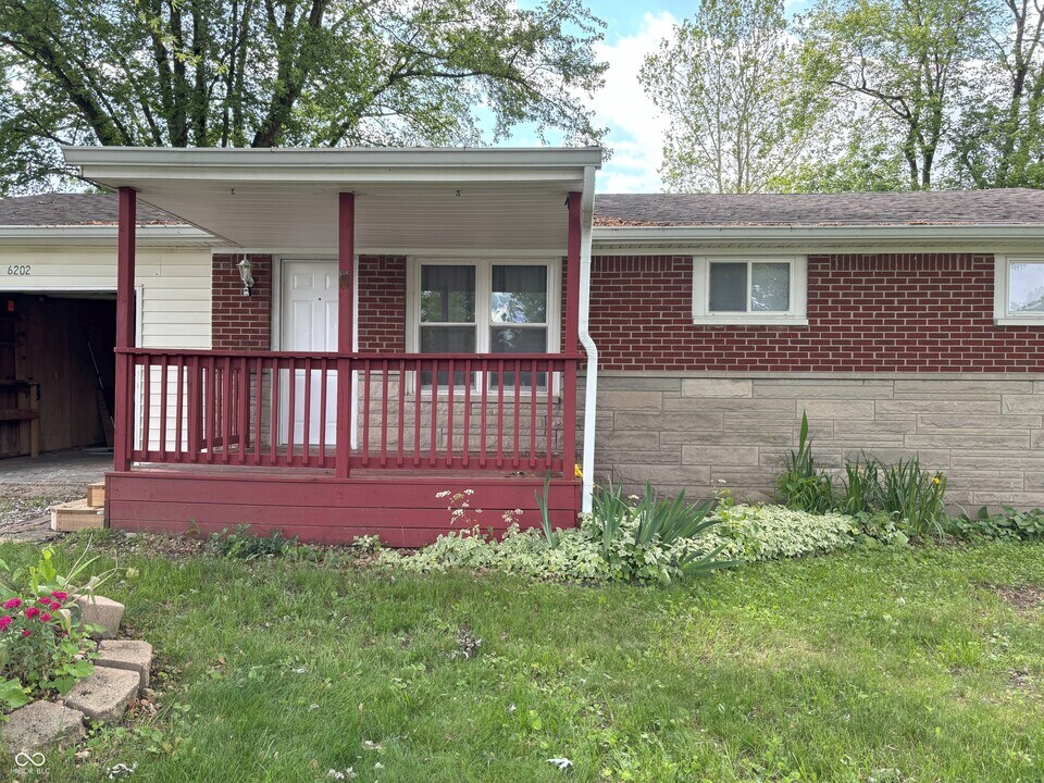 6202 Vigo Dr in Clayton, IN - Building Photo