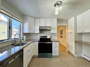 42 Chester Rd in Belmont, MA - Building Photo - Building Photo