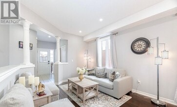 7 Baxter St in Bowmanville, ON - Building Photo - Building Photo