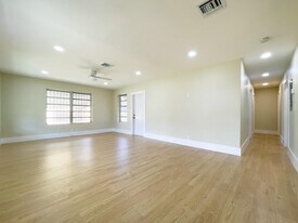 2287 NW 63rd St in Miami, FL - Building Photo