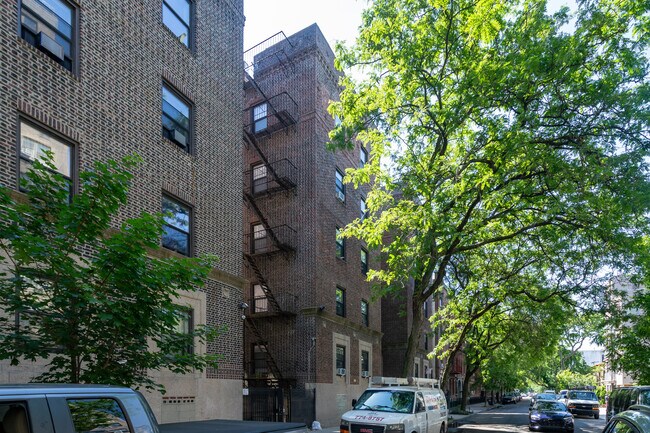 25 Stratford Rd in Brooklyn, NY - Foto de edificio - Building Photo