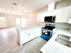 1723 Davenport St, Unit 4 in Weslaco, TX - Building Photo - Building Photo