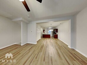 302 Negri Ct in La Vergne, TN - Foto de edificio - Building Photo