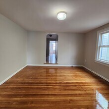 216 Elm St, Unit 2 in Newark, NJ - Building Photo - Building Photo