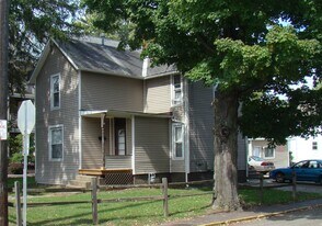 146 Mill St in Athens, OH - Building Photo